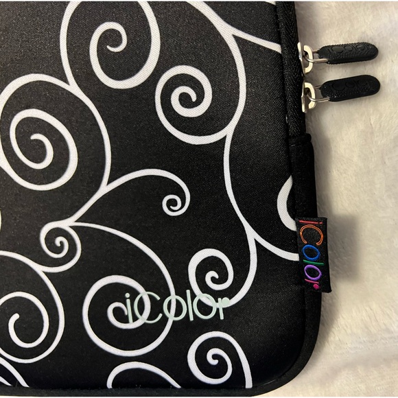 Icolor 8x10 inch black & white print neoprene tablet/laptop case - Picture 4 of 7